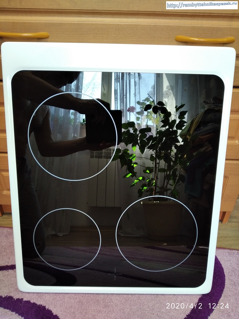 Белая стеклокерамическая варочная панель Лысьва на 3 конфорки 200.4995-01 в сборе